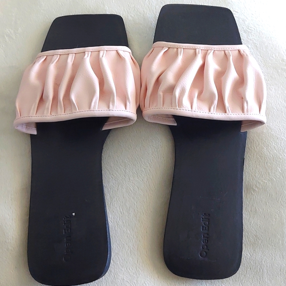 New Open Edit slide sandal in light pink